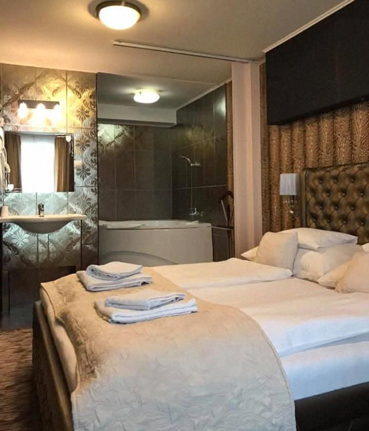 Palermo Panzio Hotel Mestecǎneşti Exterior foto